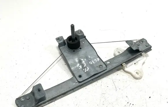 Rear door manual window regulator