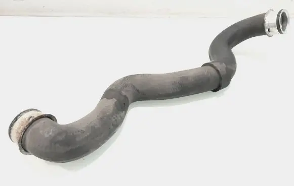 Mercedes-Benz C W203 Engine coolant pipe/hose 2035015782