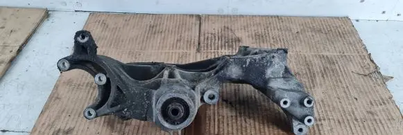 Volkswagen PASSAT B5 Engine mounting bracket 058145523D