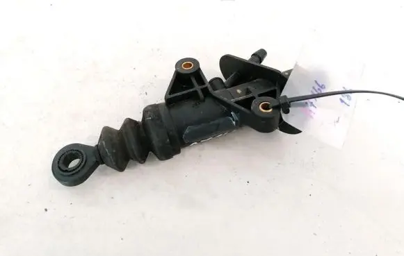 Ford Mondeo MK I Clutch master cylinder