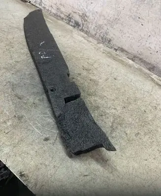 Nissan Qashqai J12 Fender foam support/seal 