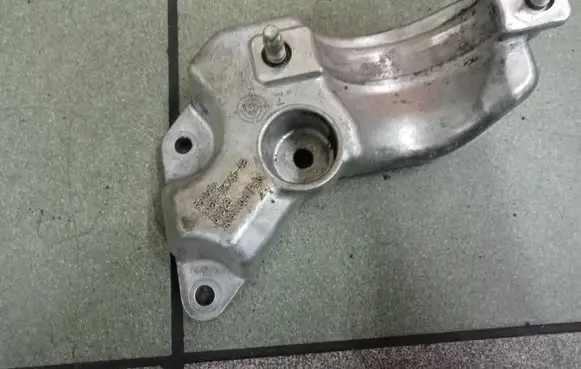 Ford Fiesta Driveshaft support bearing bracket C1B73K305AB