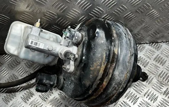 Chrysler 300 - 300C Brake booster P04779266AE T12UX247420194