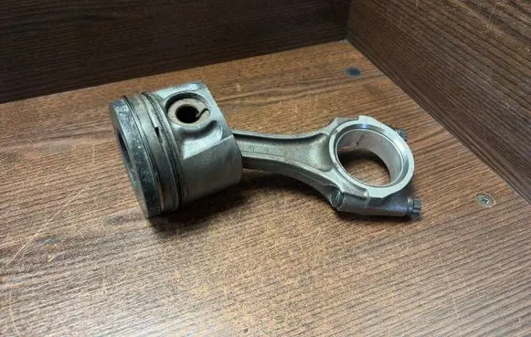 Renault Mascott Piston with connecting rod 500331966 IMPRK1426132