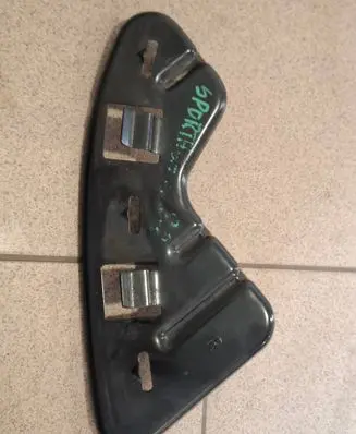 Headlight/headlamp mounting bracket