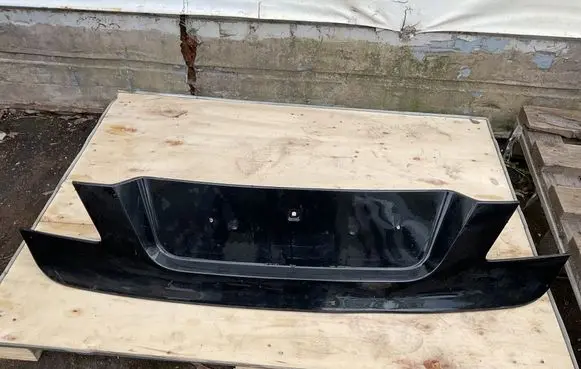 BMW 7 F01 F02 F03 F04 Tailgate trim 7186530 72758411 7205727
