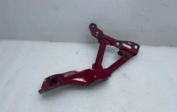 Engine bonnet/hood hinges