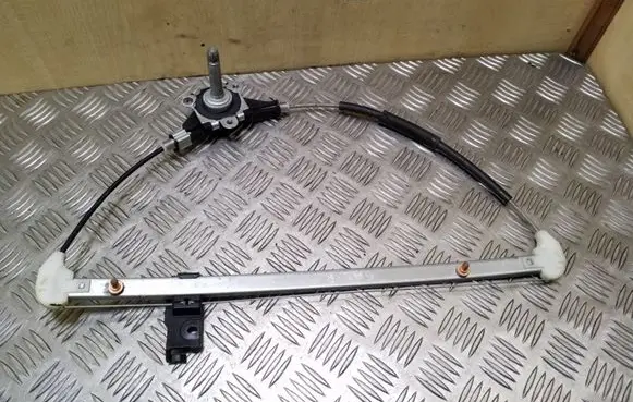 Rear door manual window regulator