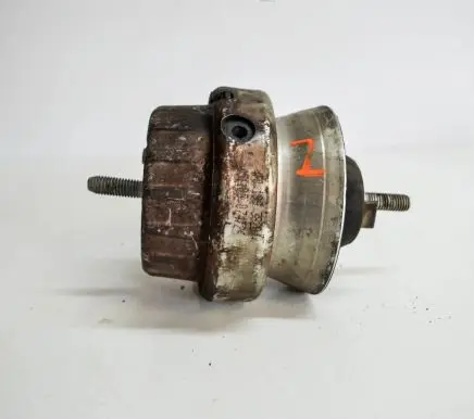 Engine mount bracket