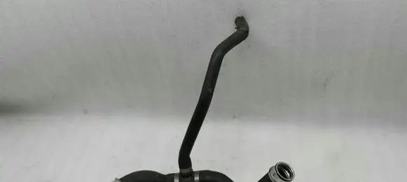 Mercedes-Benz S W221 Engine coolant pipe/hose A2215015582