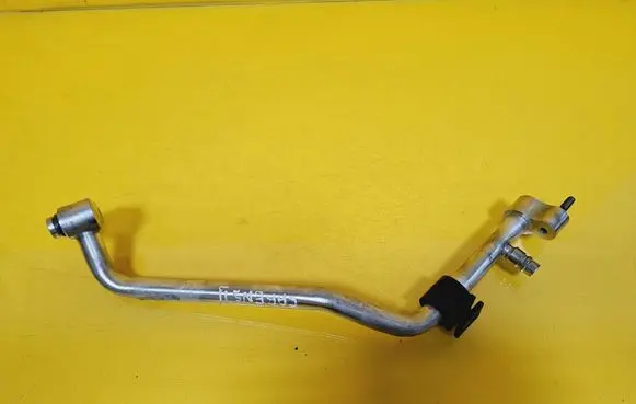 KIA Carens II Air conditioning (A/C) pipe/hose 