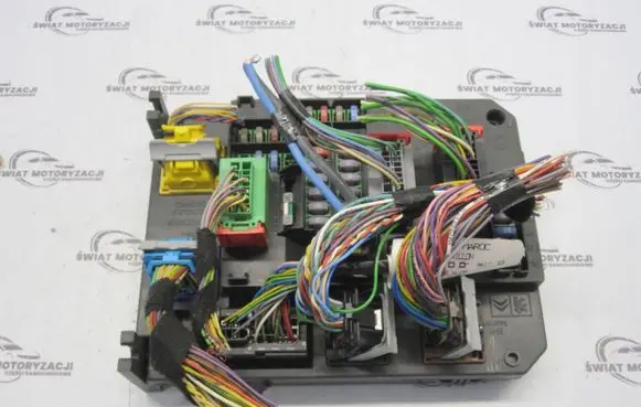 Peugeot 508 Fuse module 966499238000