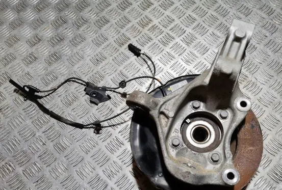 Lexus CT 200H Front wheel hub