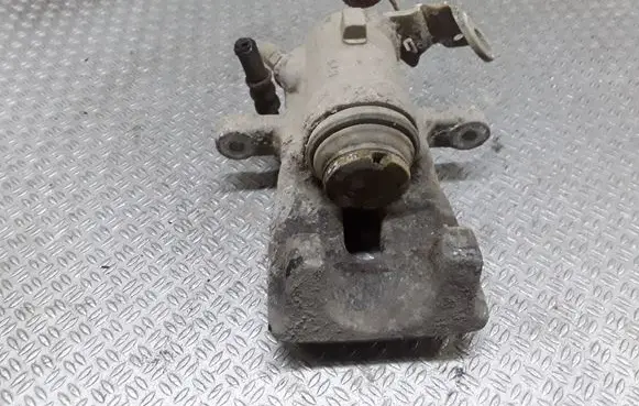 Opel Zafira A Rear brake caliper