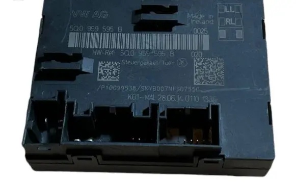 Audi A3 S3 8V Door control unit/module 5Q0959595B