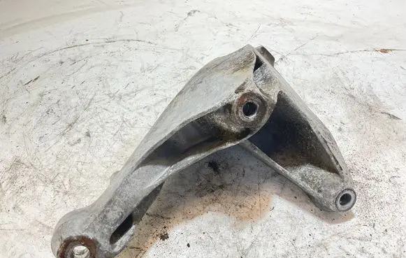 Audi A6 S6 C7 4G Engine mounting bracket 4G0199307Q