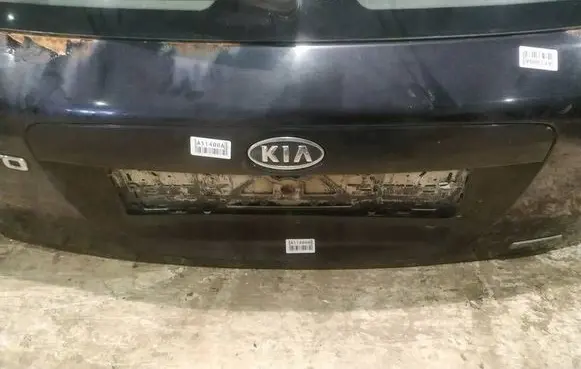 KIA Cerato Trunk door license plate light bar