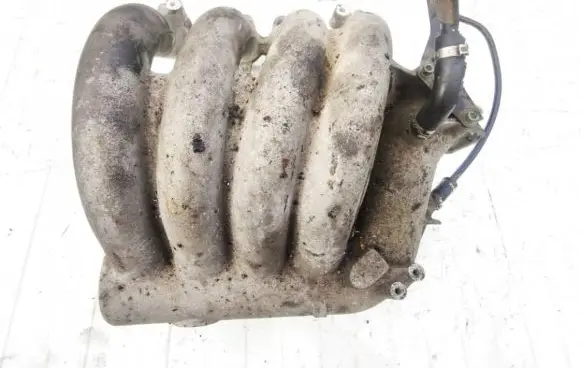 Audi A4 S4 B5 8D Intake manifold 050133223D