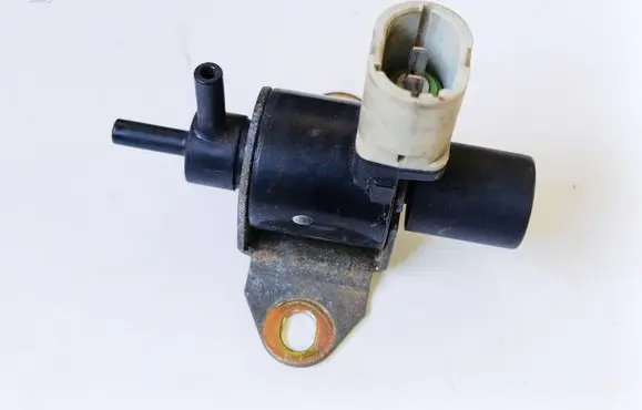Volvo S40, V40 Turbo solenoid valve 7700875912