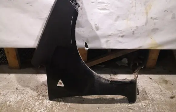 Mitsubishi Colt Fender