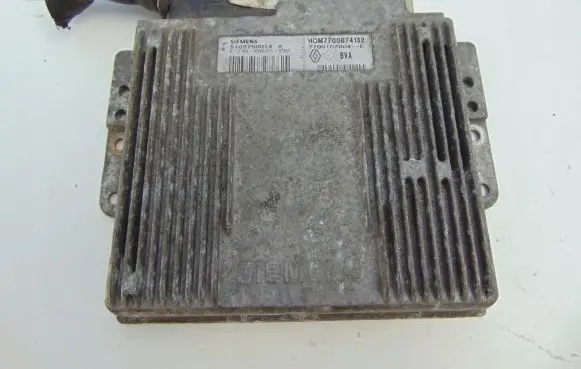 Renault Scenic III - Grand scenic III Engine control unit/module 7700874132