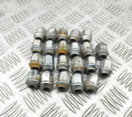 Isuzu D-Max Nuts/bolts 8973331080