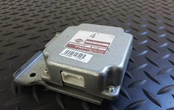 Nissan X-Trail T30 Torque split ecu control unit/module 41650EQ070 A68000U06