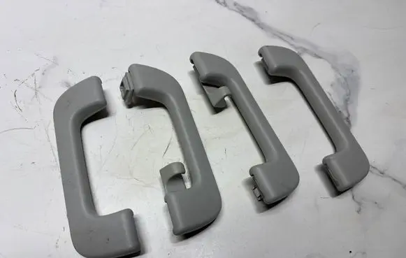Audi Q3 8U A set of handles for the ceiling