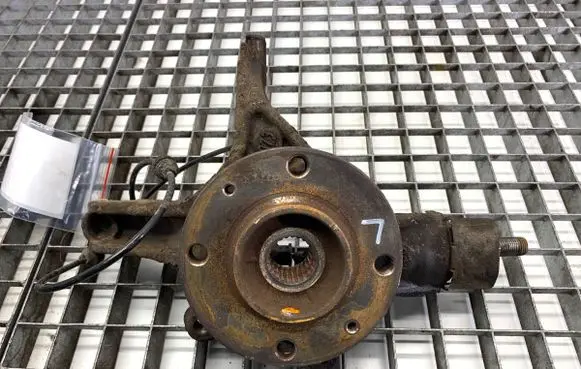 Peugeot 3008 I Front wheel hub spindle knuckle