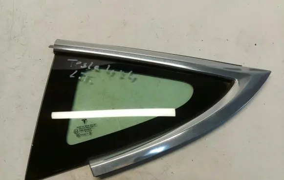 Tesla Model 3 Rear side window