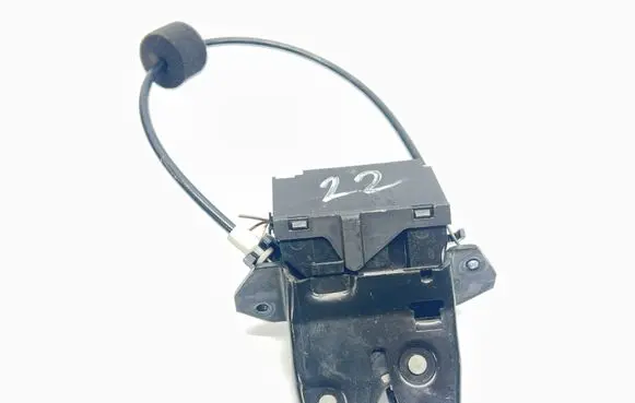 Mercedes-Benz E W211 Loading door lock A1717500085 A1717500185