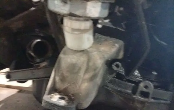 Audi A4 S4 B5 8D Engine mounting bracket