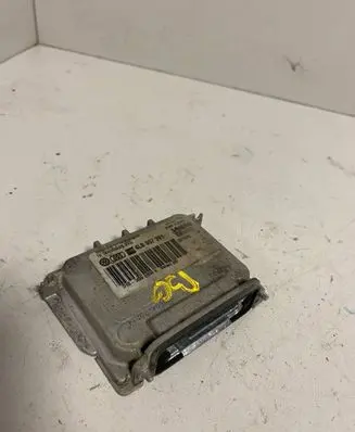 Volkswagen PASSAT B6 Headlight ballast module Xenon 4L0907391 89034934 D1S35W2000