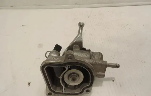 Mercedes-Benz C W204 Thermostat housing 