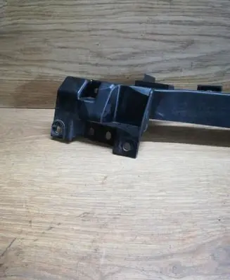 Opel Insignia A Front bumper mounting bracket 13250570