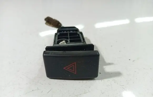 Toyota Avensis T250 Hazard light switch