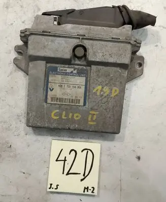Renault Clio II Engine control unit/module 7700111205