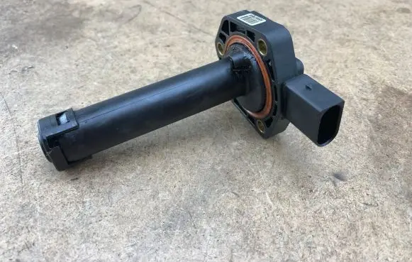 BMW 3 E92 E93 Oil level sensor 7567723 12617567723 12617607910