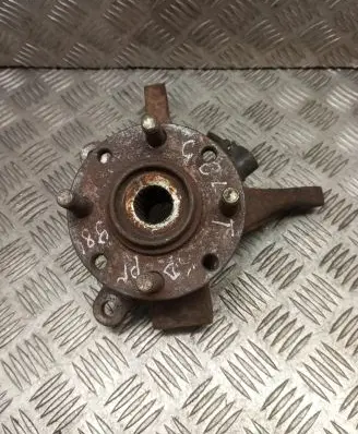 Mitsubishi Colt Front wheel hub