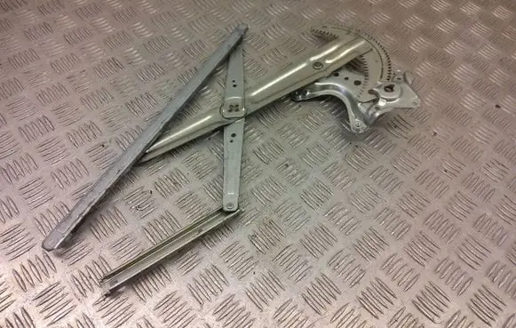 Mitsubishi Outlander Front window lifting mechanism without motor 5713A471