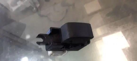 Nissan X-Trail T30 Electric window control switch