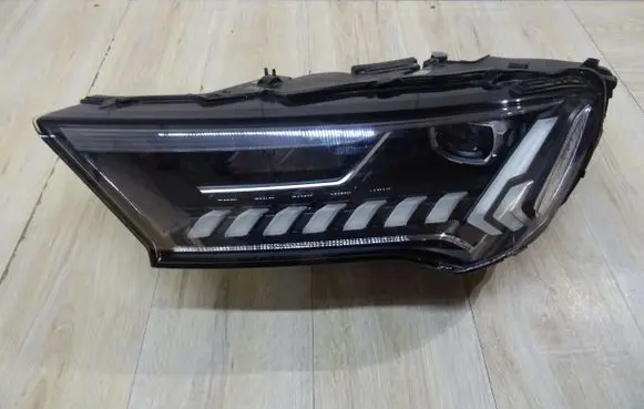 Audi Q7 4M Headlight/headlamp 4M0 4M0941039C