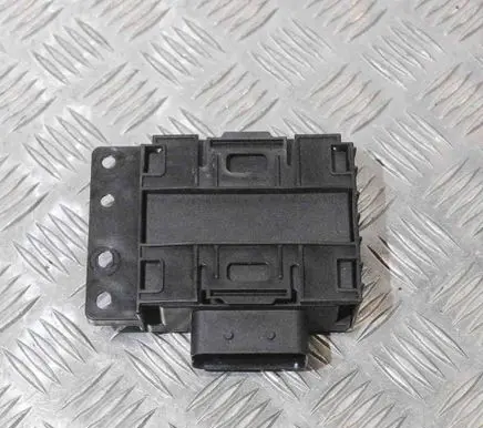 Volkswagen Jetta VI Current control relay 3AA919041A