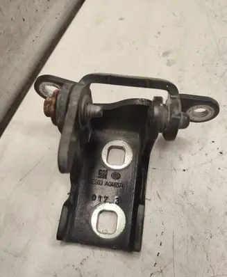 Opel Insignia A Rear door lower hinge A046574