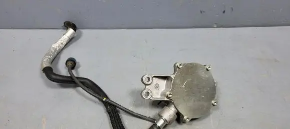 Lexus IS III XE30 Vacuum pump