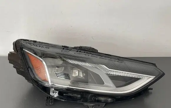 Audi A4 S4 B9 8W Headlight/headlamp 0302576232 LE18F6423 8W0941012B