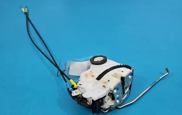 Suzuki Celerio Front door lock IMPRK1587273