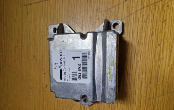 Mazda 6 Airbag control unit/module GMC857K30
