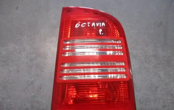 Skoda Octavia Mk1 (1U) Rear/tail lights 1U9945112 1U9945096 1NU024