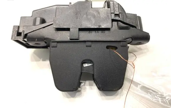 Peugeot 207 Tailgate exterior lock 9671153780